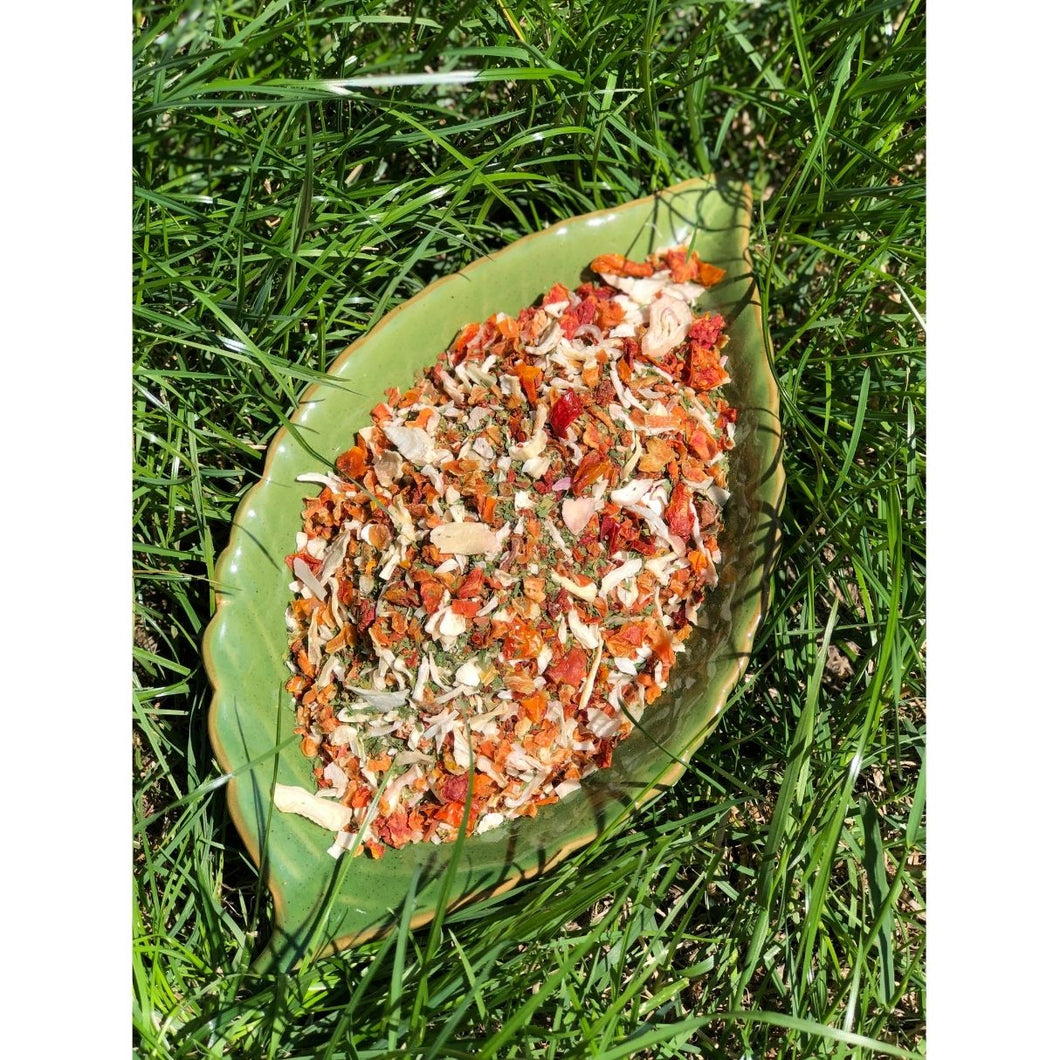 PureKtchn Organic All-Purpose Dried Vegetable Mix, a versatile, nutrient-rich blend made with organic carrots, tomatoes, onions, parsley, and garlic. Ideal for adding quick, natural flavor and nutrition to soups, salads, pasta, omelets, and more. This vegan, gluten-free mix saves cooking time by eliminating the need for chopping. Available in various sizes, crafted in the UK